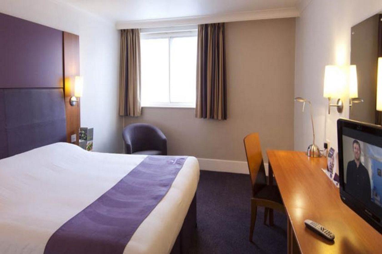 Premier Inn Maidstone Wateringbury Esterno foto