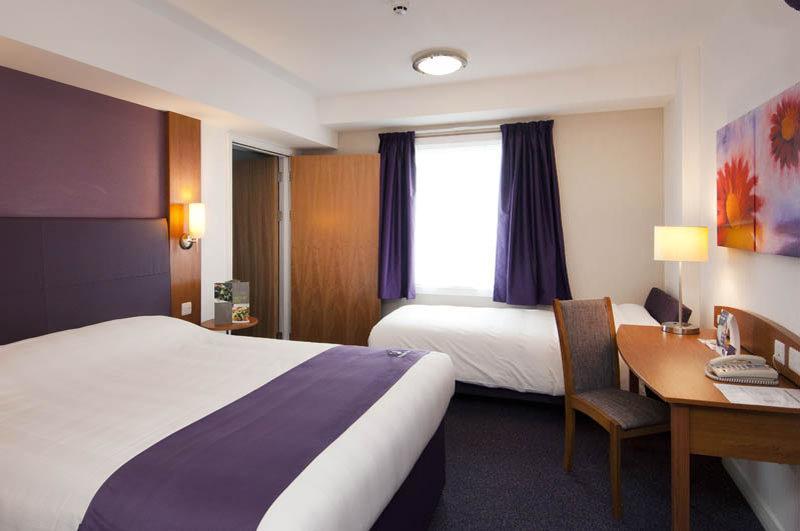 Premier Inn Maidstone Wateringbury Esterno foto